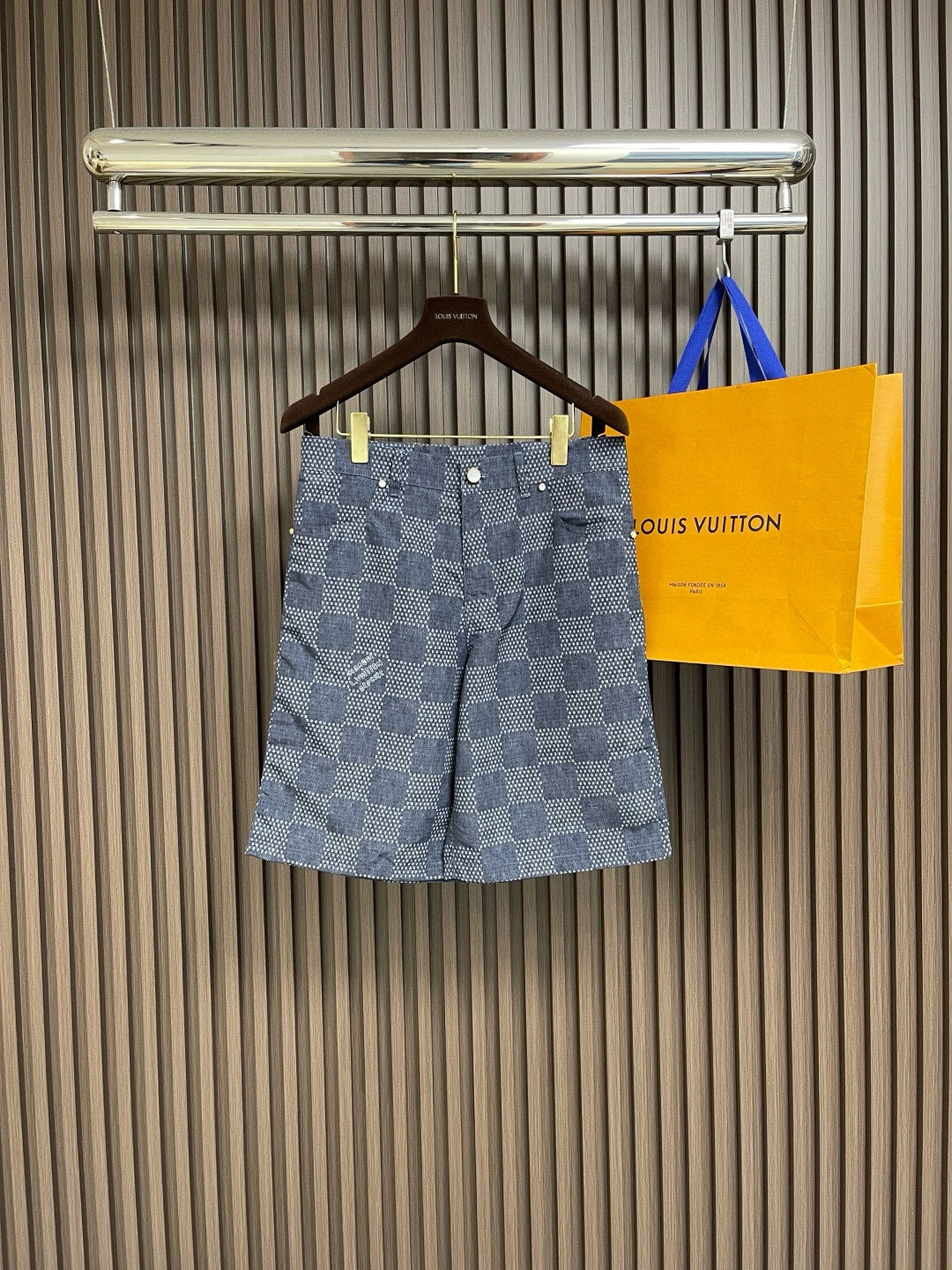 wg.luxury- 8V item:E-F026G1201